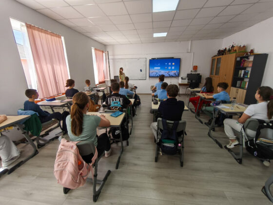 Șapte școli din Bihor, dotate complet cu mobilier și echipamente IT, din fonduri europene