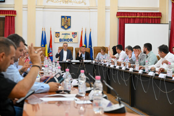 Lapte, fructe și produse de panificație pentru elevii din Bihor, până în 2029